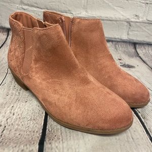 Girls pink ankle booties, NWT